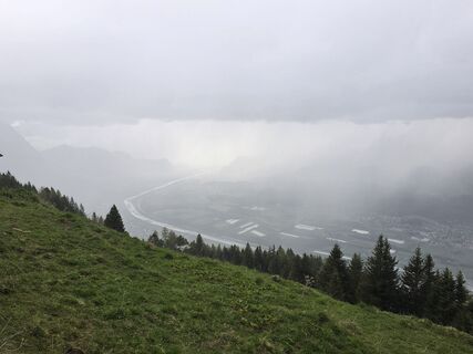 Fotografija s spletne strani Carlo Ospelt (Wuffenstein) na poti
