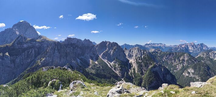 Fotografija s spletne strani hjess na poti