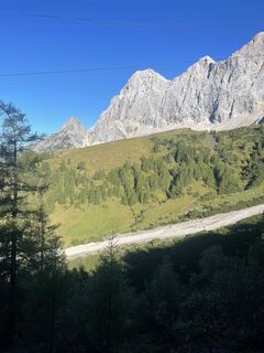 Fotografija s spletne strani Nati na poti