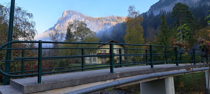 Fußgängerbrücke über die Schwarza
