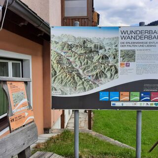 Ortszentrum Wald am Schoberpass mit Infotafel