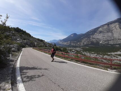 Photo de Sandra Schlatter le long du parcours