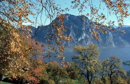 Der Traunstein im Herbst.