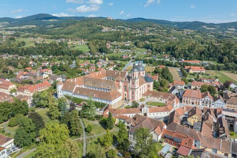 Pfarrkirche Pöllau_Luftaufnahme_Oststeiermark