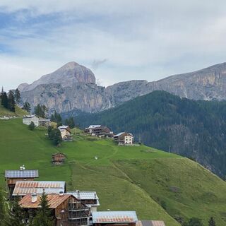 Palla und Agai mit Blick auf die Tofana di Rozes