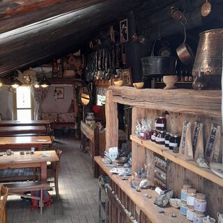 Innenraum Speisesaal Refuge Auberge de Bellecombe