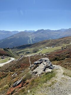 Fotografija s spletne strani Анатолий Лакаров na poti