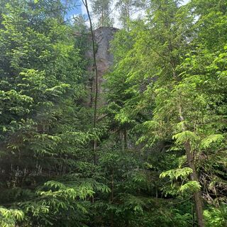 Die steilen Felsen des Äijänvuori