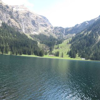 Übern See zur Unteren Traualpe
