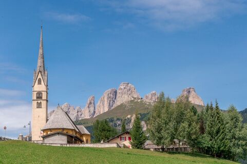 Canazei - Alba ©Archivio APT Val di Fassa