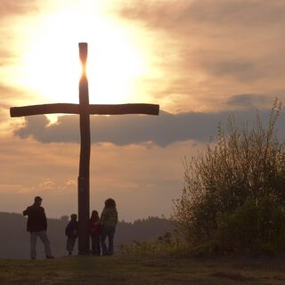 Gipfelkreuz Orenberg bei Sonnenuntergang
