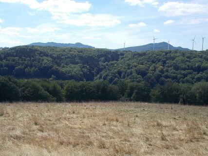 Blick über Dietlas auf den Oechsenberg und Dietrichsberg
