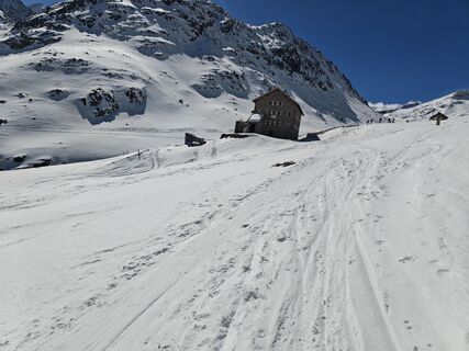 Fotografija s spletne strani Florian Offergelt na poti