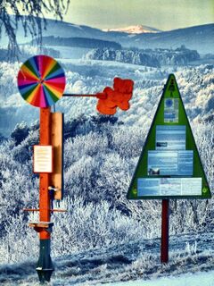 Wetterlehrpfad-Farbscheibe - Hintergrund Stuhleck  (Copyright: Karl Gradwohl)
