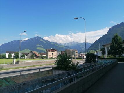 Fotografija s spletne strani luyyy na poti