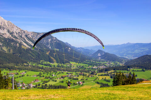 Paragleiter am Rittisberg
