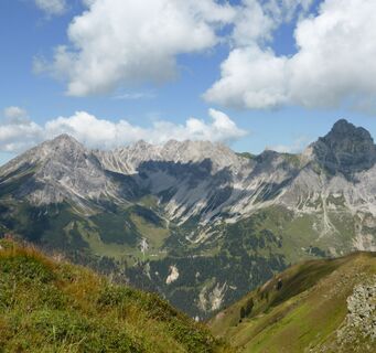 Blick vom Golm zum Saulakopf (links)
