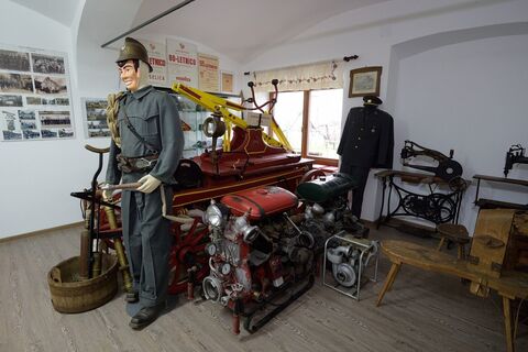 Ethnologisches Museum Mošnje (Alte Ausrüstung der Feuerwehr Mošnje)