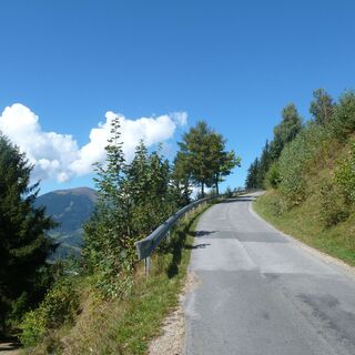 Durchwegs entspannte Auffahrt über Apshalt.