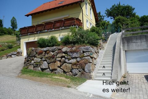 rechts von der Gasse weg