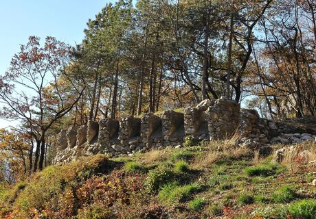 Schutzgräben aus dem 1. Weltkrieg am Monte Corno