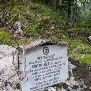 Die Gedenktafel des Malghese Magnol