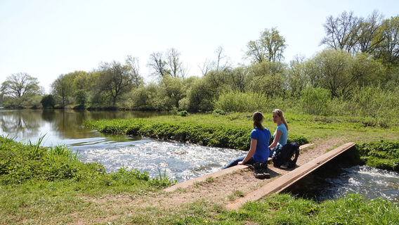 Unterwegs am Emsarm im Naturschutzgebiet Borkener bei Meppen, Frühling, Wandern im Emsland