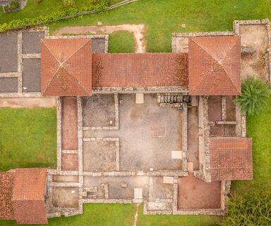 Drohnensicht auf die Römische Villa bei Mehring